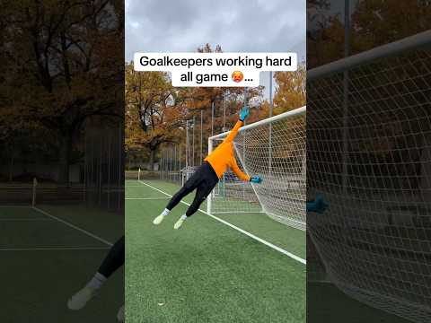 Every goalkeeper can relate 🥵 #football #goalkepper