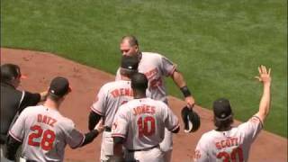2010/04/18 Markakis' RBI single
