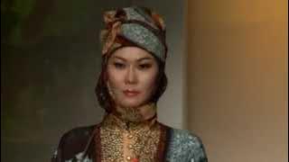 Itang Yunasz at JIFW 2013