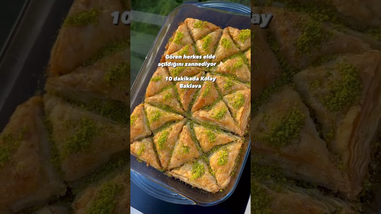 En kolay baklava tarifi budur???????? Dakikalar içinde hazır! #milföybaklava #baklava #şerbetlitatlılar En kolay baklava tarifi budur???????? Dakikalar içinde hazır! #milföybaklava #baklava #şerbetlitatlılar