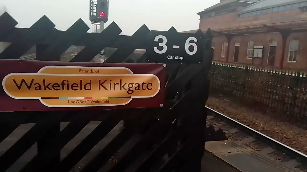66787 light train passing with class 195 and 185 Wakefield Kirkgate station