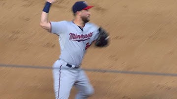 MIN@TEX: Plouffe spins and throws to retire Alberto