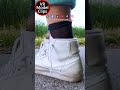 Model zieht Nike W Blazer Mid '77 über Nylons aus – Nahaufnahmen pur!