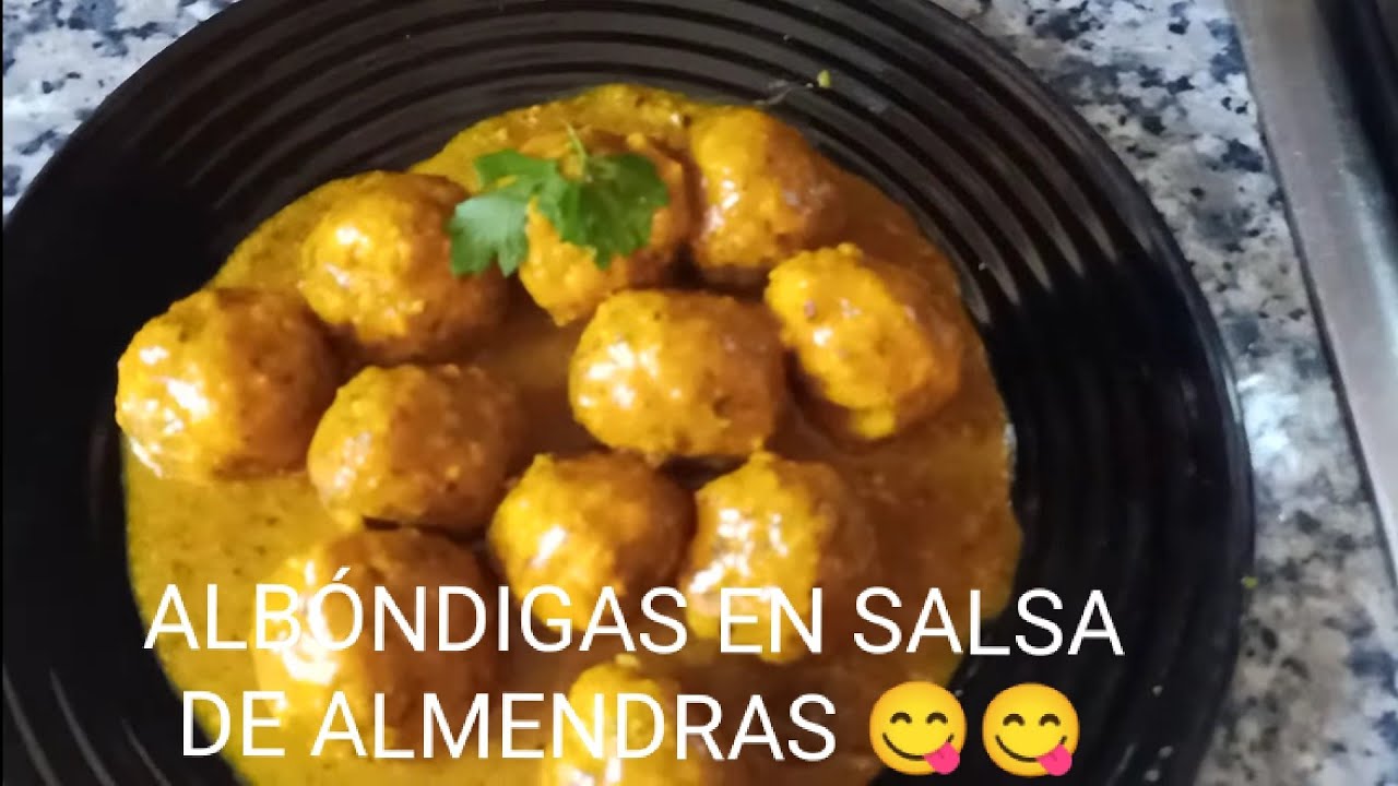 #ALBÓNDIGAS CASERAS EN SALSA DE ALMENDRAS..😋😋😋
