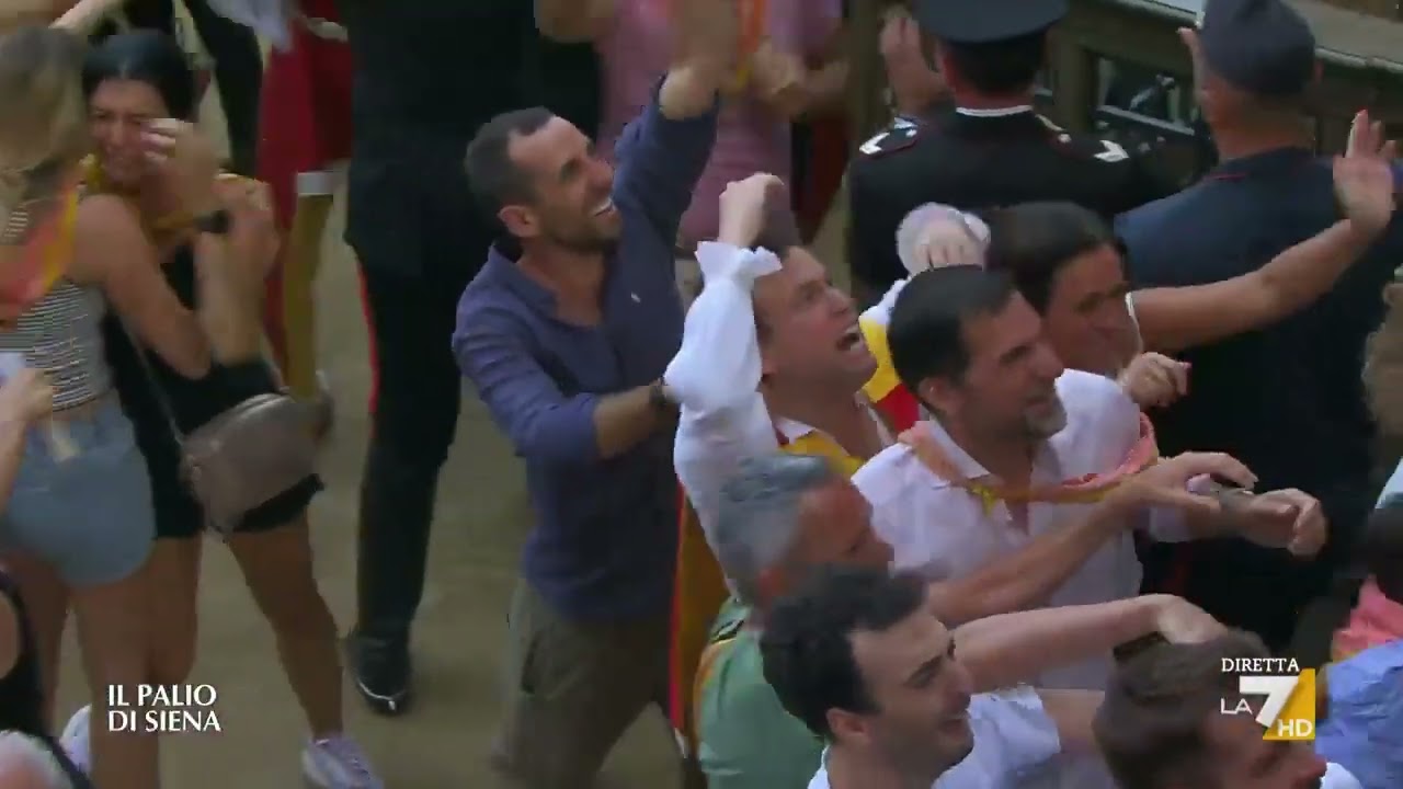 Palio di Siena dell'Assunta, vince Valdimontone con Giuseppe Zedda su Anda e Bola