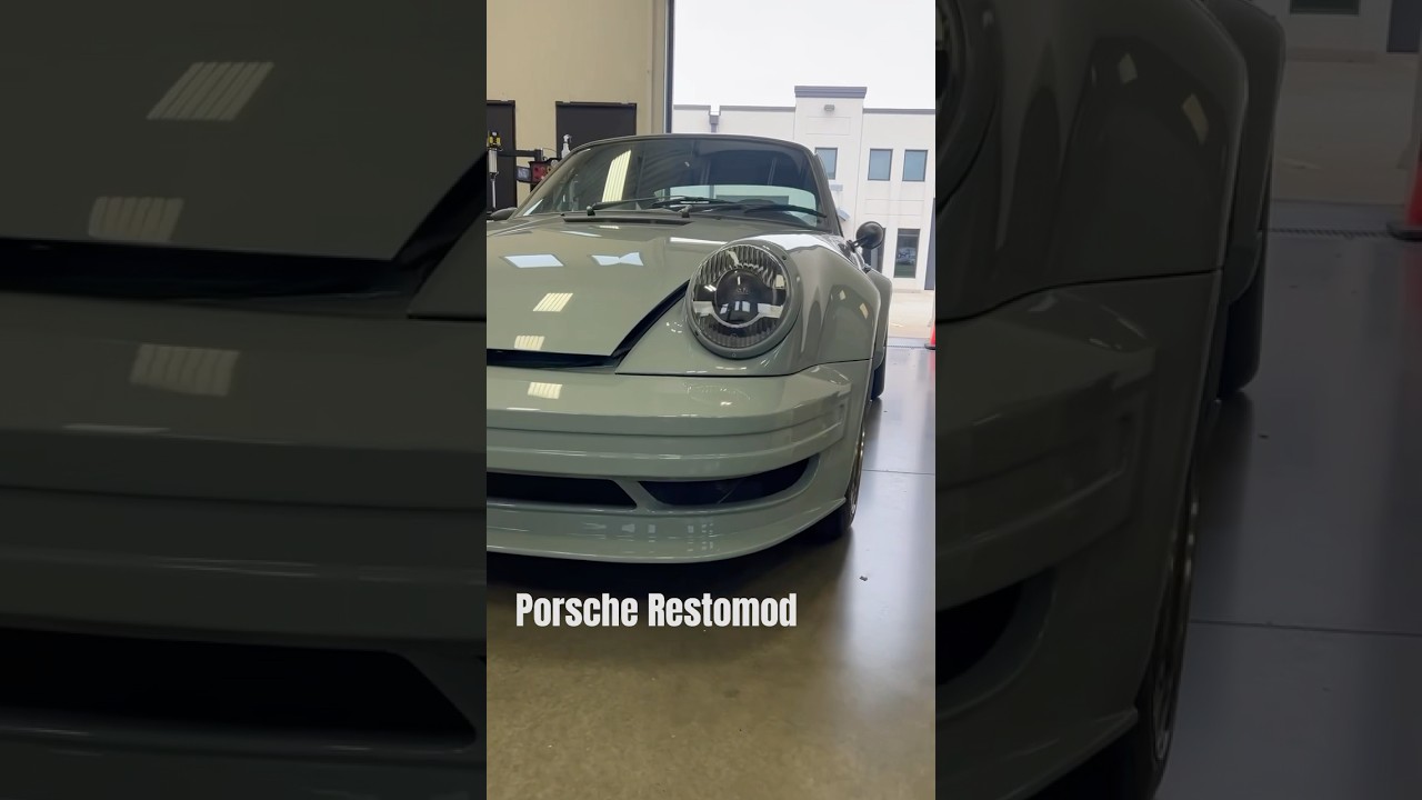 Porsche 930 restomod by 