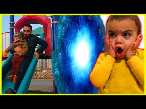 Yağız Karanlıkta Annesinden Gizli Oyun Parkına Gitti Eve Girmek İstemedi - Eğlenceli Çocuk Videosu
