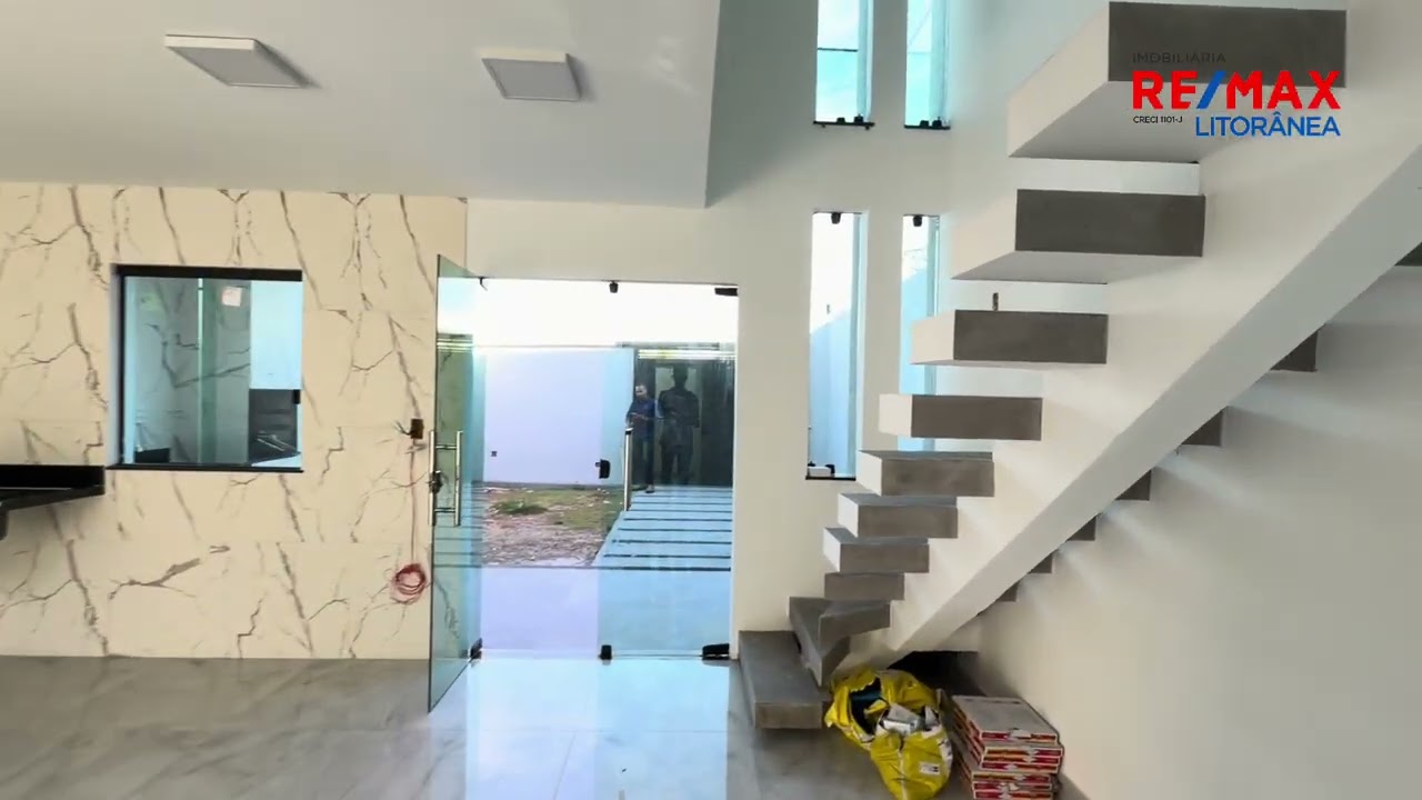 Casa em condomínio à 200m da praia de Jauá