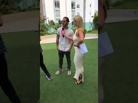 Sheyla Rojas entrevistando a PISO 21