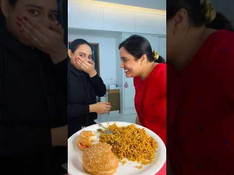 Rock Paper Scissor 😍😋 #burger #noodles