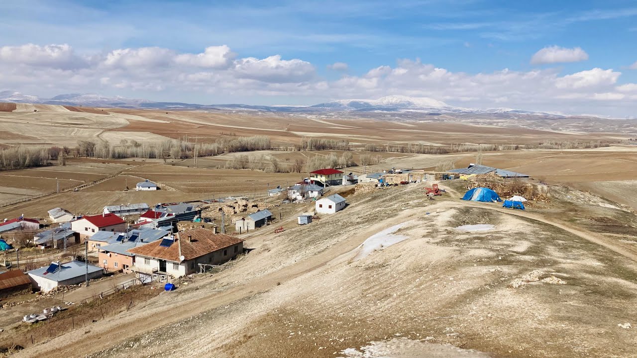 Kangal Eymir Köyü Evleri Türküler Eşliğinde