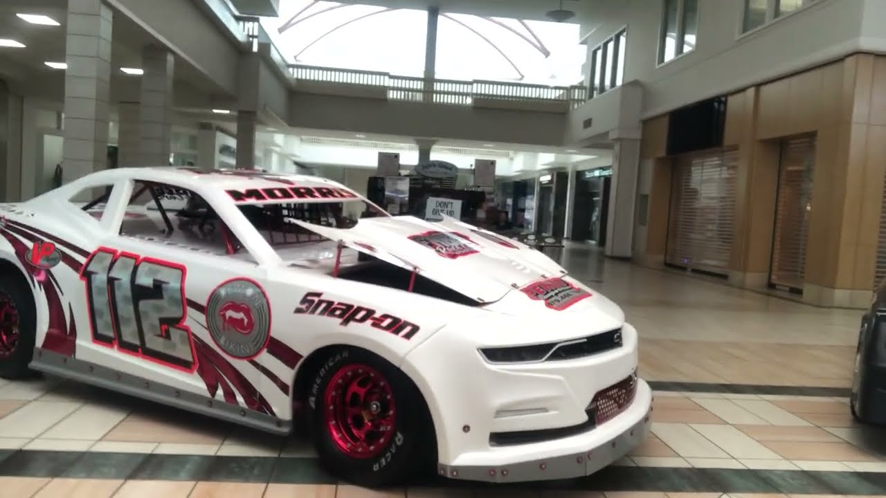 Central Mall FortSmith Arkansas Hoa Kỳ, triển lãm các kiểu xe điện tự động, ngày thứ sáu 6 /3/2026