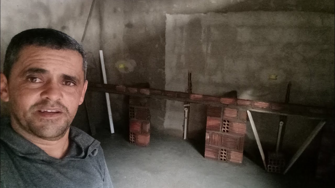 Fiz os pés das pias,da lanchonete. Chegou a cerâmica 