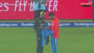 World Cup 2023 : Virat Kohli Gifts Signed Jersey To Babar Azam | IndiavsPak | Cricbolly ||