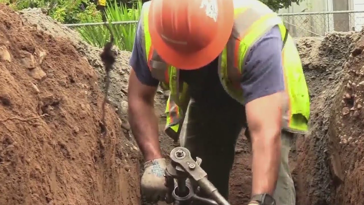 Portland Water Bureau replaces record amount of pipe - YouTube