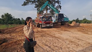 สาวมุกมาชมทีมงานรถแรง มังกรทรัพย์ Excavator loading Truck