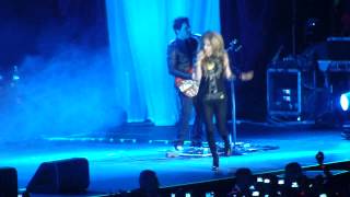 Avril Lavigne - What The Hell (Tour The Black Star)