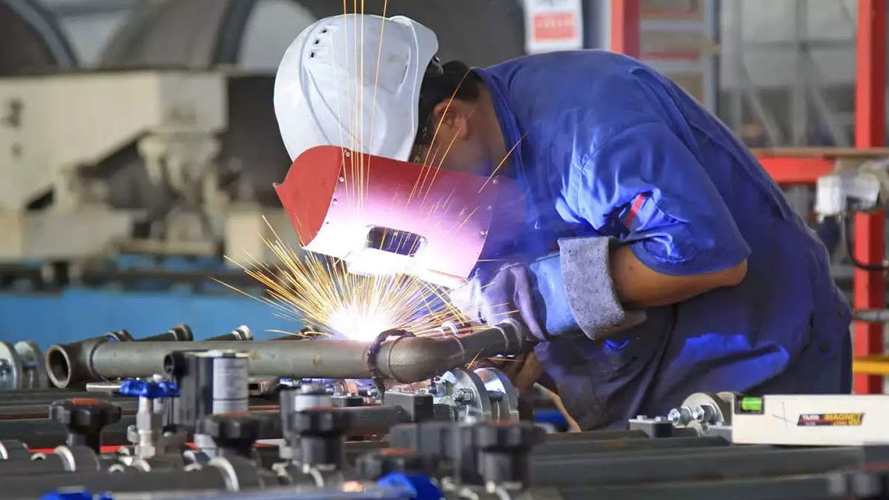 Double delight for govt, inflation falls to 5.72% in Dec; Industrial production rises 7.1% in Nov