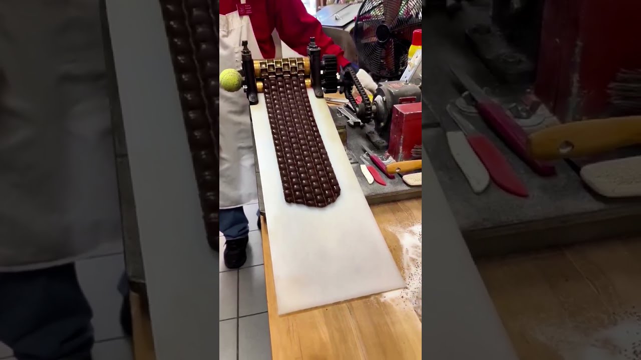 Zo Wordt Handgemaakte Chocolade Gemaakt Met Een Klassieke Machine Shorts