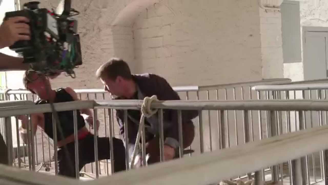 THE GUNMAN Featurette: Krav Maga