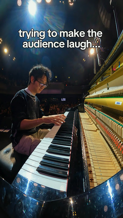 trying to make the audience laugh.. 😅🤣 #piano #tour #concert #music #audience #reaction #world