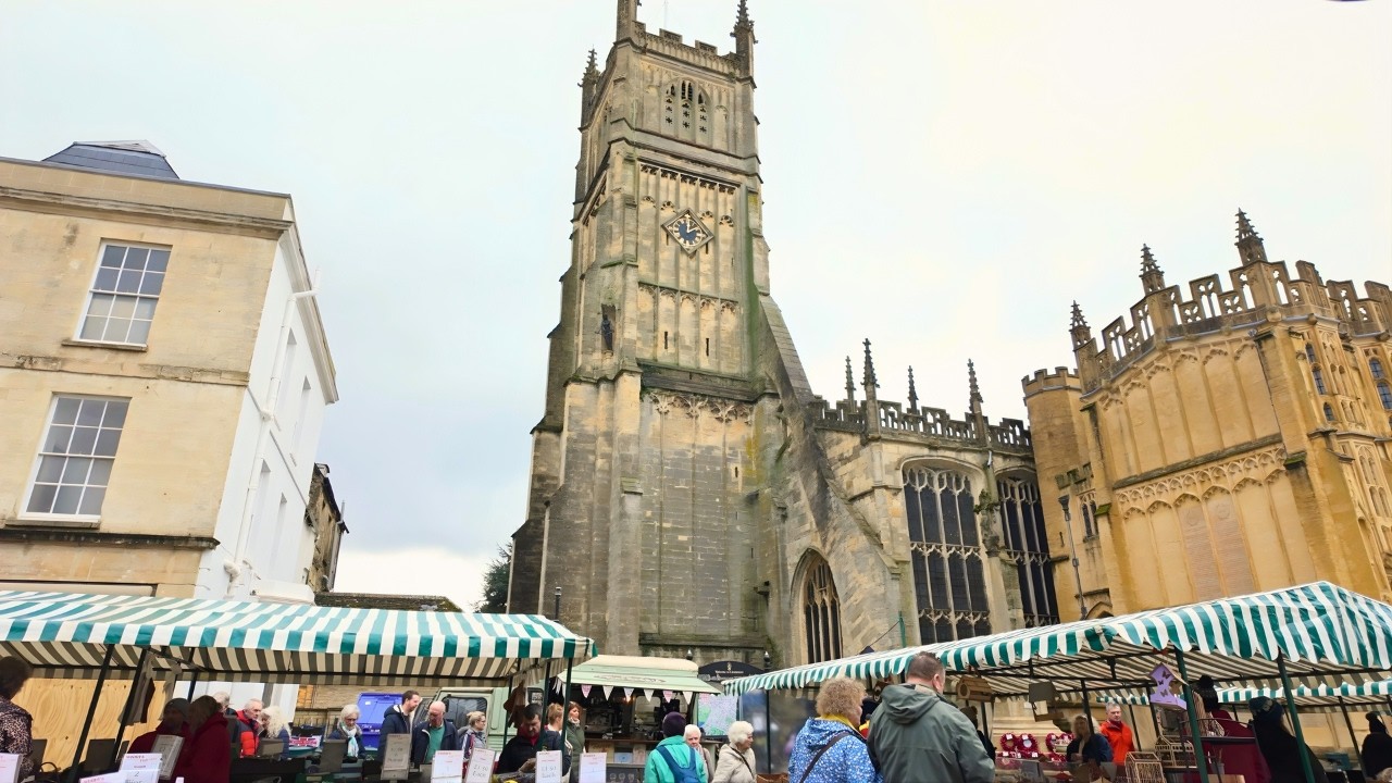 CIRENCESTER MARKET DAY 🇬🇧 Bustling Cotswolds Town | Friday Market Walk