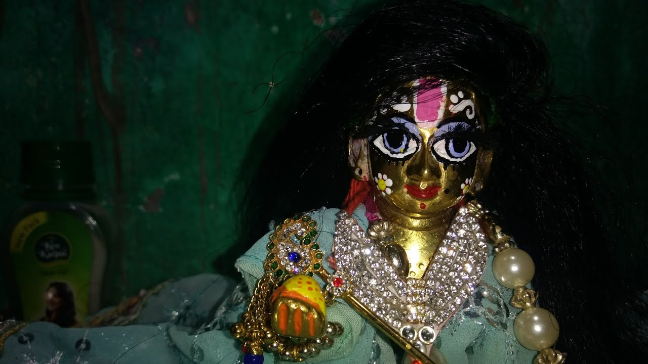 Special eye makeup of ladoo gopal jithakur jikanha ji