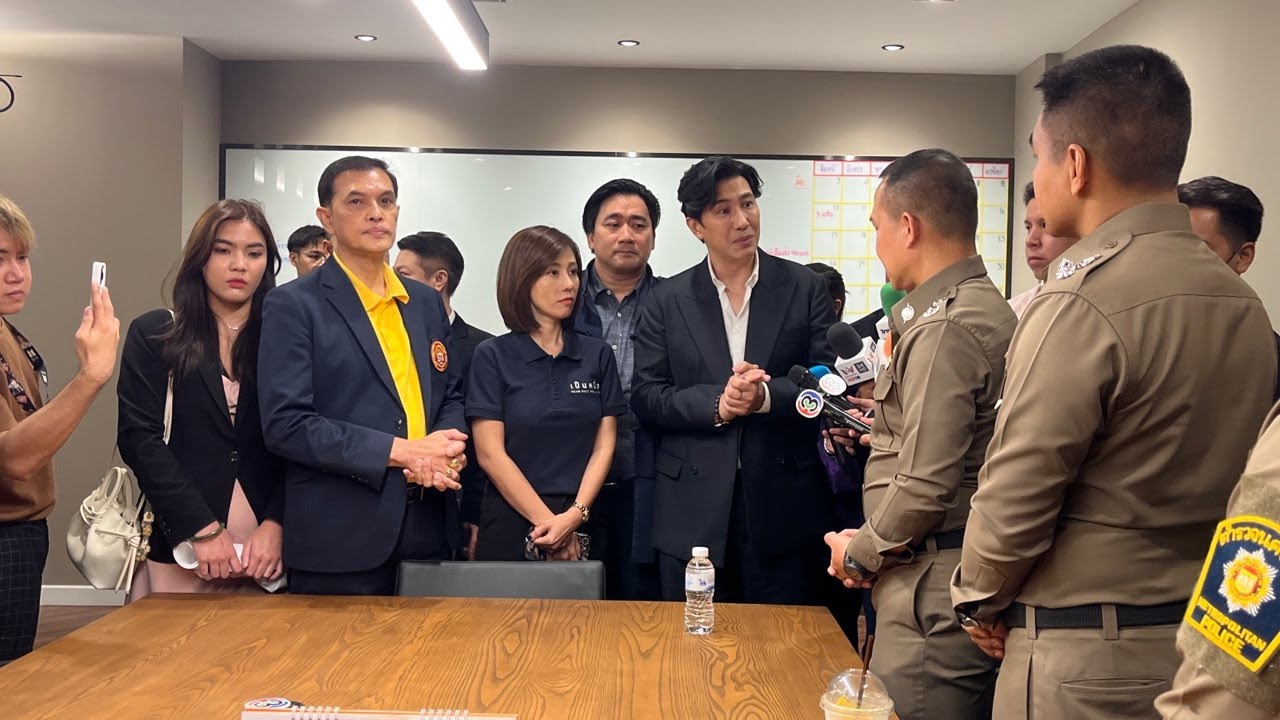 🔴Live: ทีมตร.ทองหล่อ โร่ชี้แจง อ้างเหตุเลี่ยงเผชิญหน้า สกัดกั้น"กรรชัย"เข้าห้องน้ำ