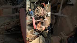 A Força do Aço Como se Alarga um Anel de Metal