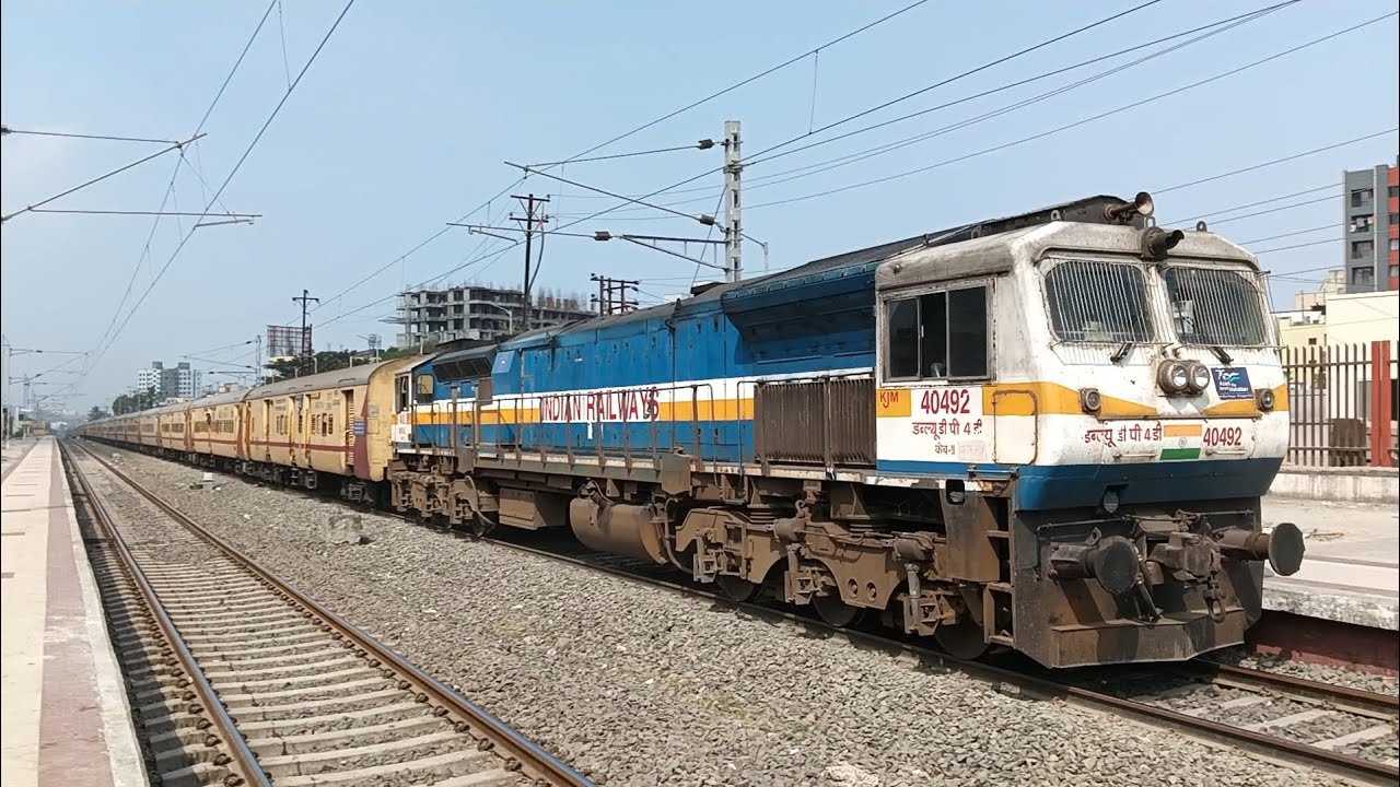 KJM WDP-4D with 22686 Chandigarh - Yesvantpur Karnataka Sampark Kranti ...