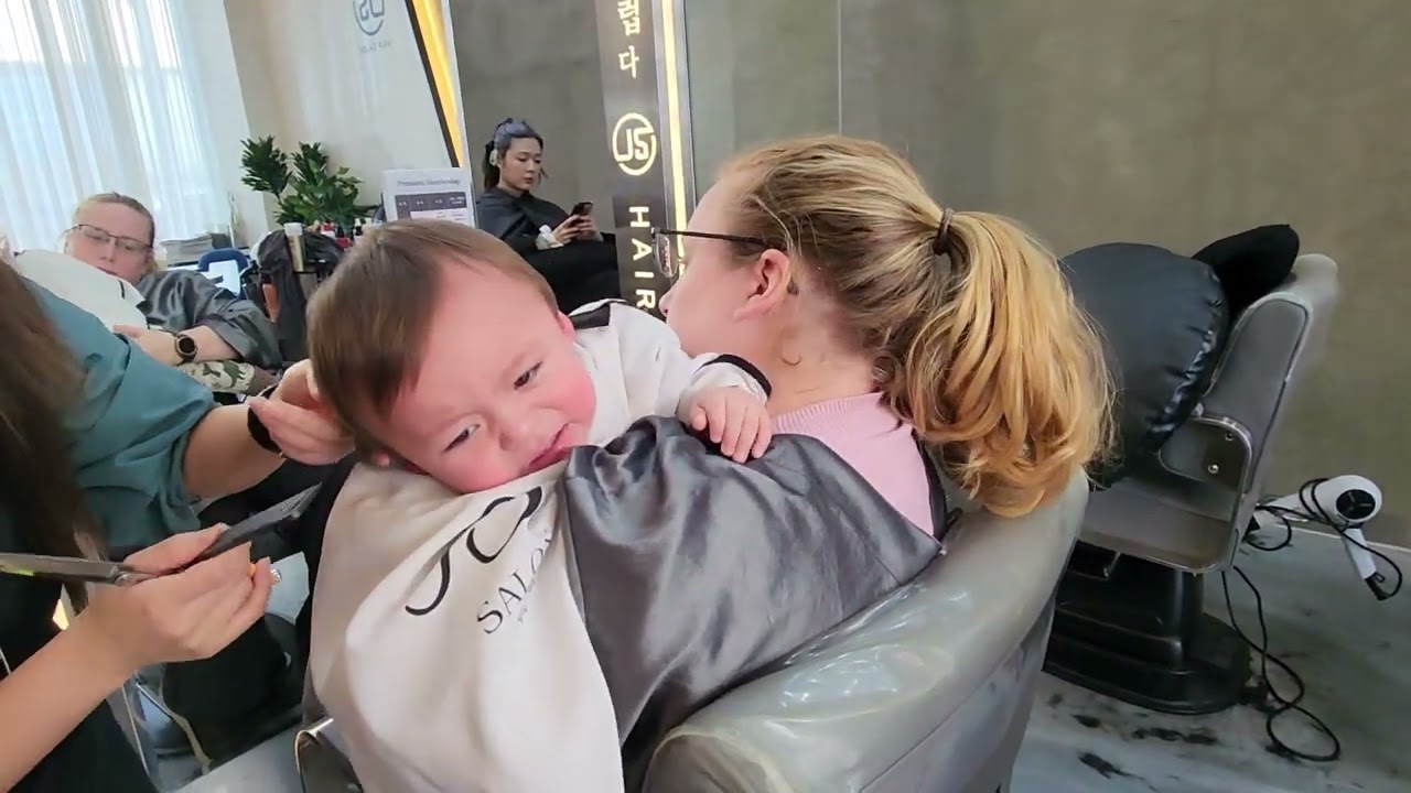 First hair cut 휴~ 졸린데 깨워서 미안