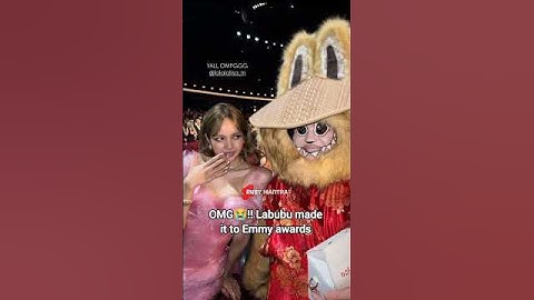 Lisa met a giant labubu at Emmy awards 🤡😭 #blackpink #lisa #kpop #shorts #fyp #music #song #viral