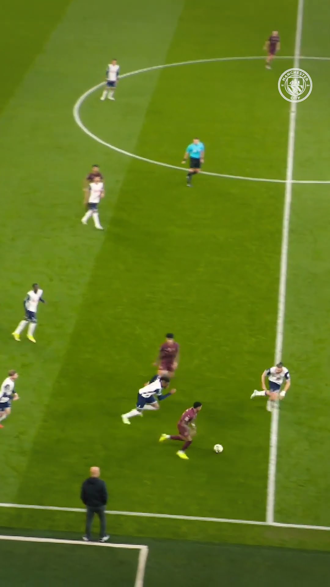 RIDICULOUS skill and pass from SAVINHO?? #mancity #football #shorts #shortsvideo #shortsfeed #skills