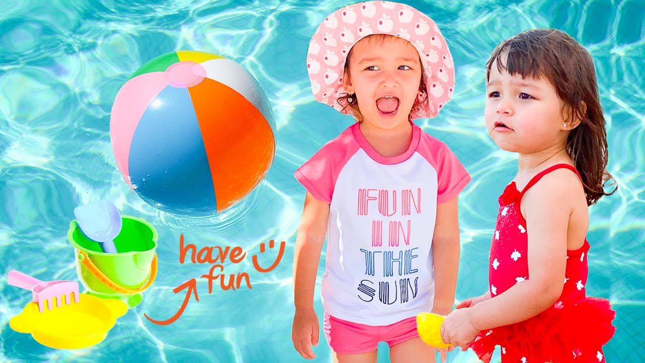 Камила и Амалия играют в бассейне на Ямайке | Kids Pool Fun