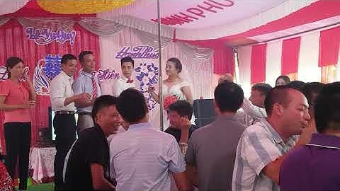 Chủ tịch đi dự đám cưới người yêu cũ và cái kết