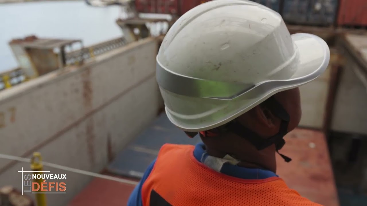 Comment les conteneurs frigorifiques sont déchargés à La Réunion SAMR