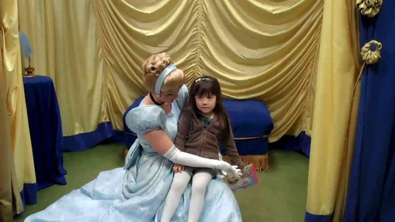 ディズニー プリンセスの サインをゲット Getting Princess Autographs Youtube