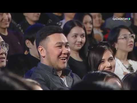 Әйелінің кеудесі түсіп қалды (секс видео) Жетілген порно HD