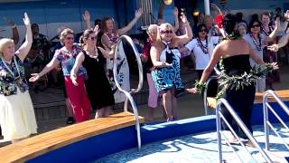 1502Hawaiian dance C2
