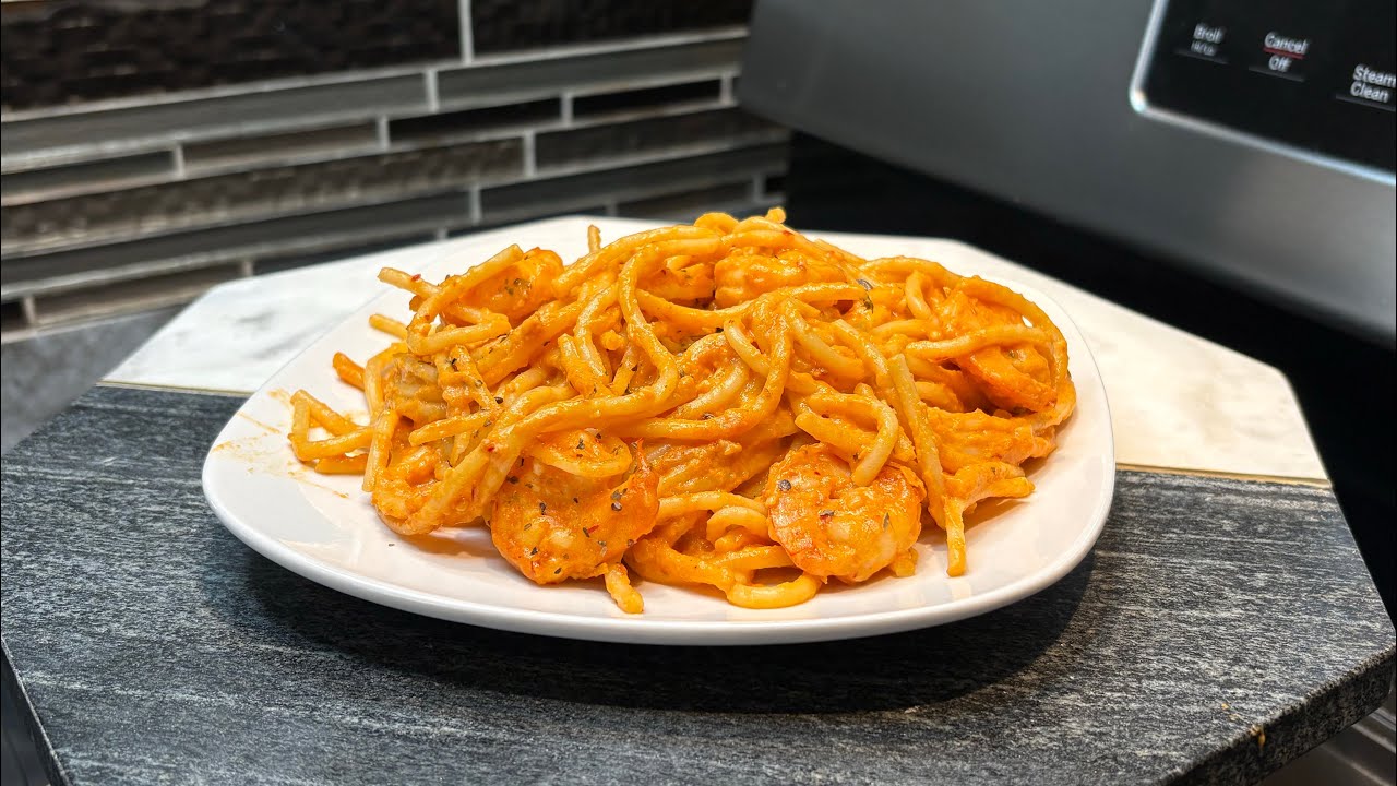 Pasta con camarones en salsa de chipotle🍝🍤 😋