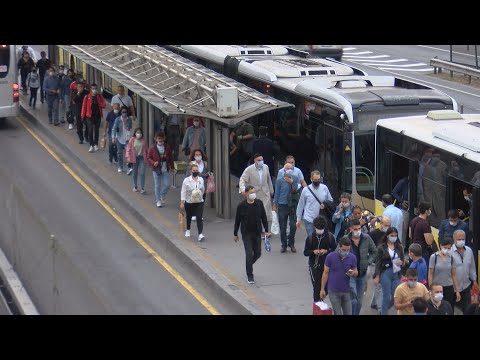 Cevizlibağ'da toplu ulaşımda yoğunluk yaşandı