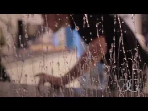 "the-liquid-mirror"-designer-glass-kitchen-splashback-installation---creoglass-01923-819-684