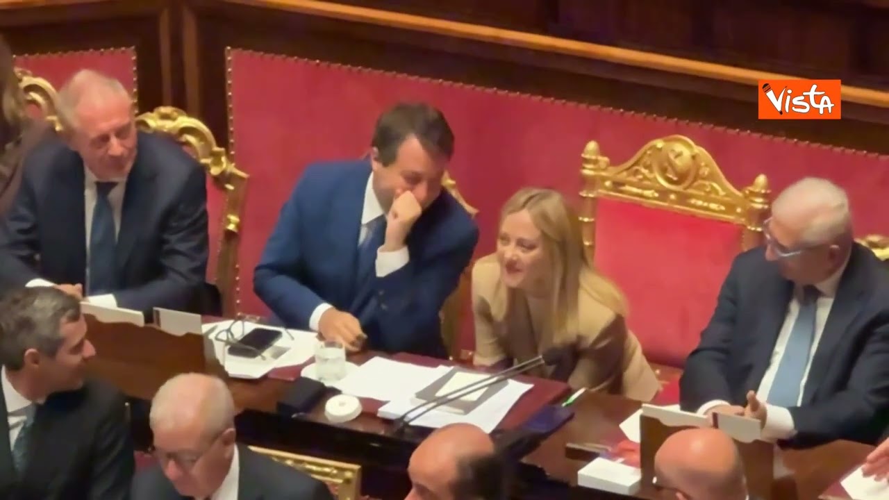 Applausi e standing ovation del centodestra per Meloni in Aula al Senato a termine suo intervento
