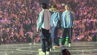 Beomgyu, Taehyun and Kai teach Yeonjun and Soobin Quarter Life choreo - TXT in Chicago 2024.06.05