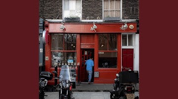 Stylish Backdrops for Ordering Takeout