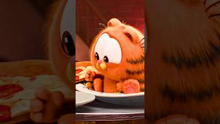 Baby Garfield Is Very Hungry!