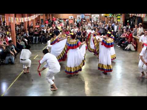 Danza Cumbia colombiana Folclore Latino Integracion Festa Latina 2012