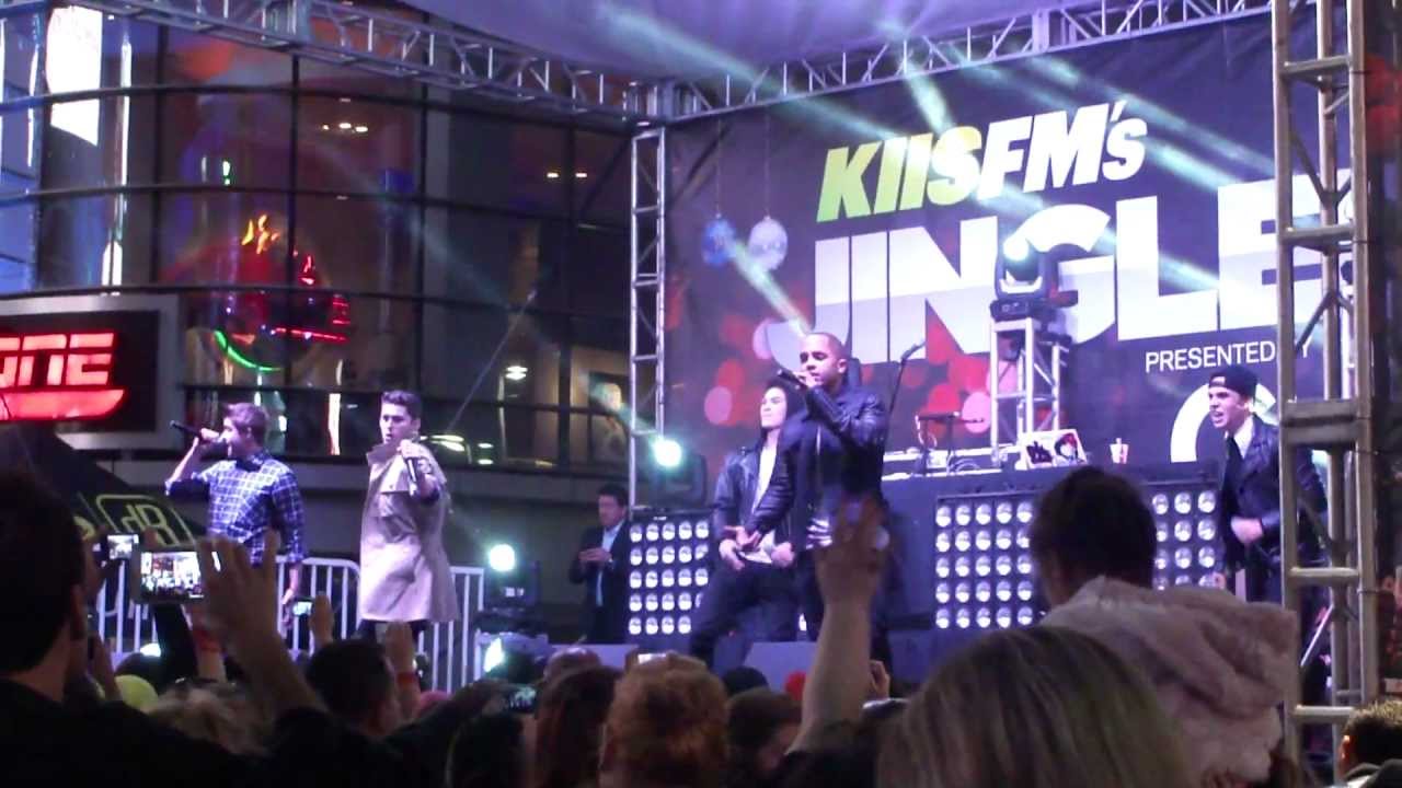 Midnight Red-Rockstar Lover/Body Talk (Jingle Ball Village)