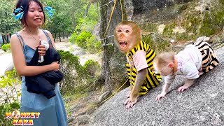 Monkey Kaka protects Monkey Mit when strangers approach