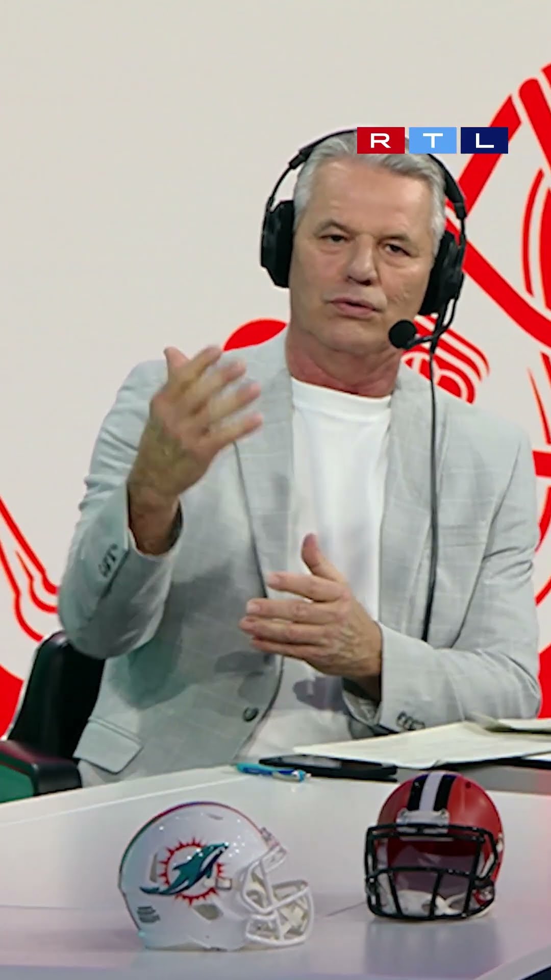 Stecko mutiert im Studio zum Opernsänger ?